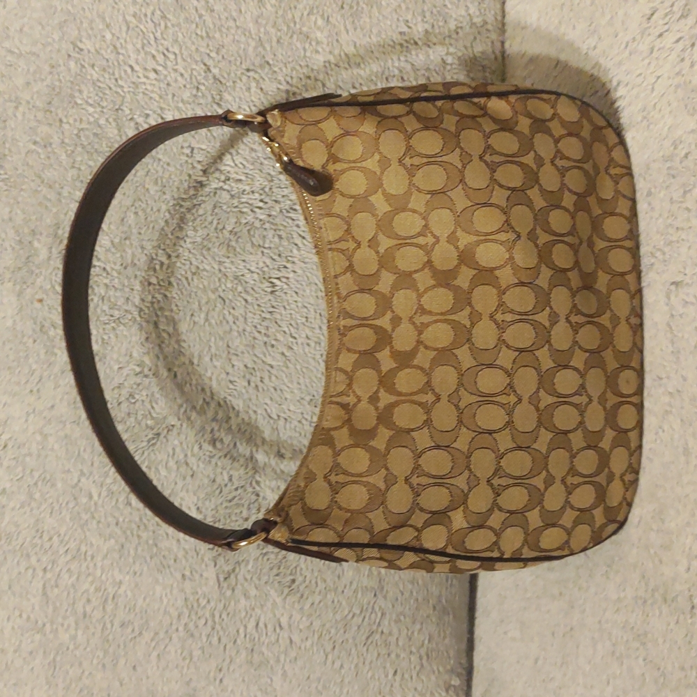 COACH Outline Signature Hobo EUC!! [FINAL PRICE] - Picture 4 of 13